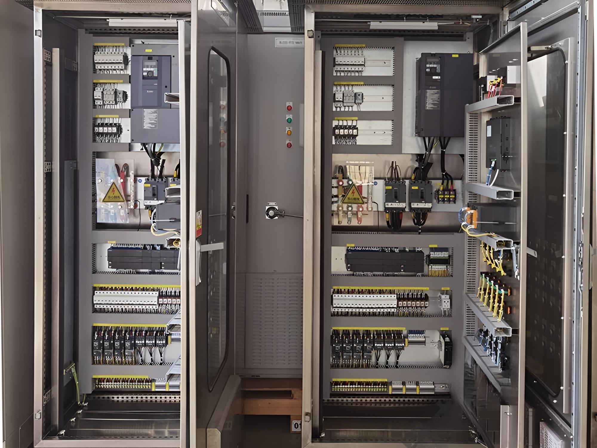 三菱FR-F800變頻器柜